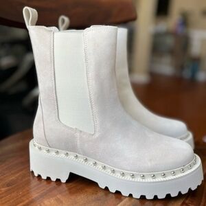 Vince Camuto suade boots women's 7.5